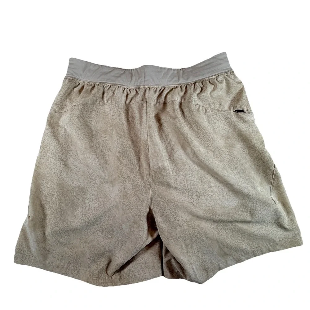 VRST Shorts Men's Sz M‎ Beige Pattern Stealth 7